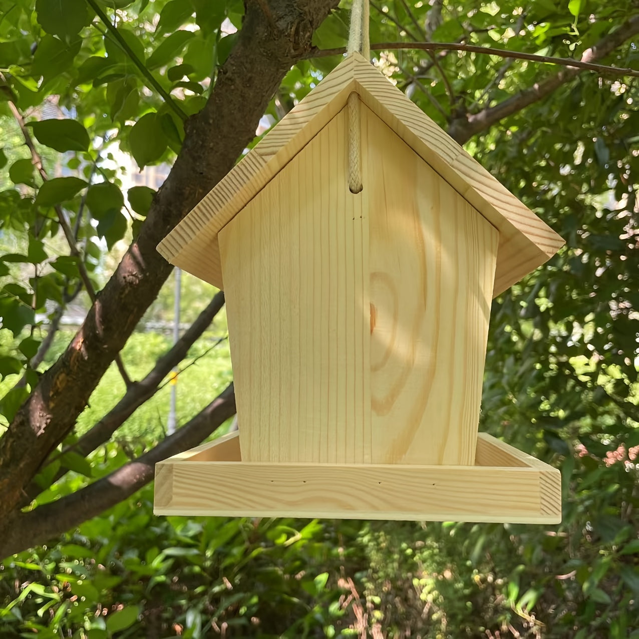 Comedero de Madera para Pájaros – Diseño Artesanal y Funcional para Exterior