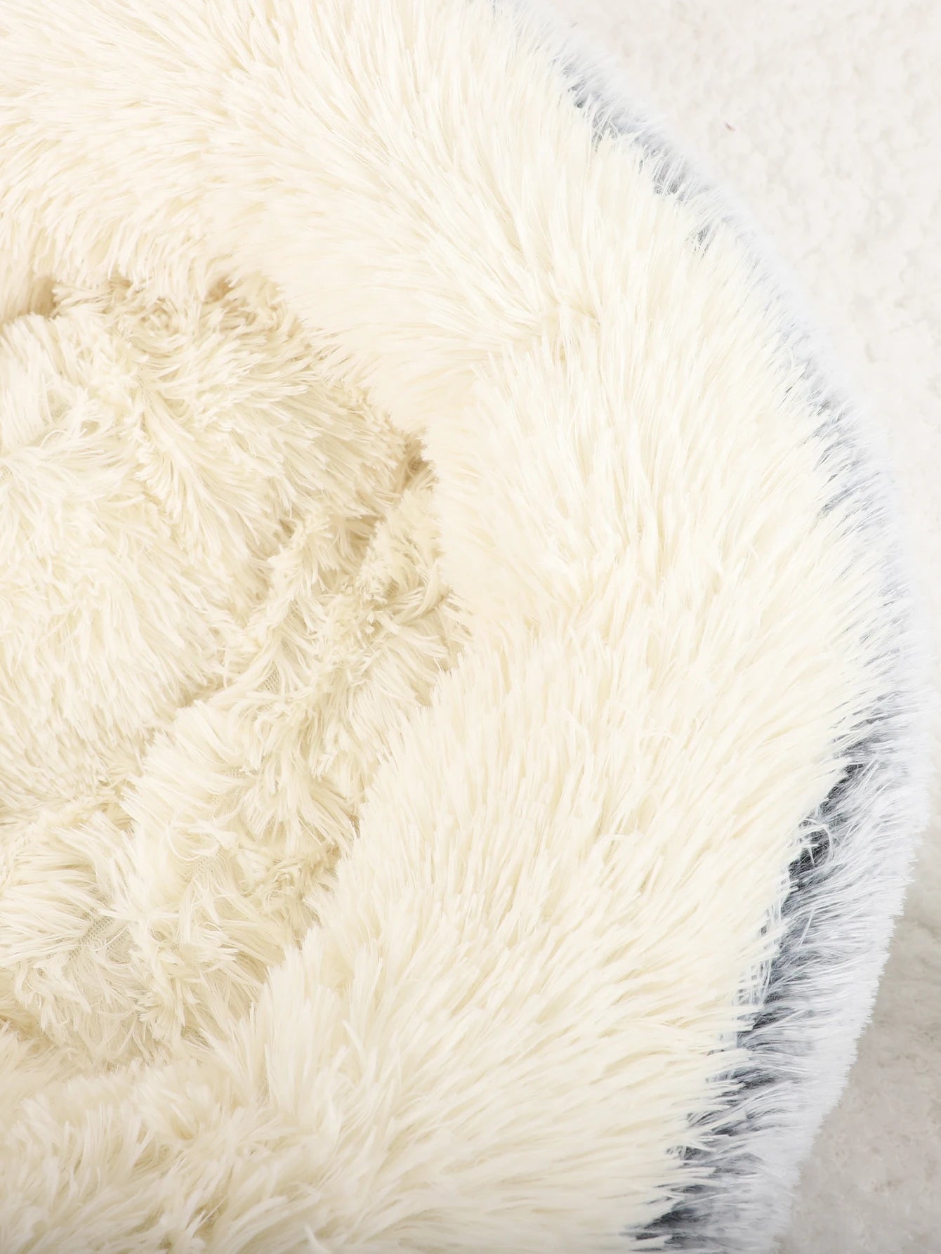 Cama Donut de Felpa para Perros – Descanso Acogedor y Suave