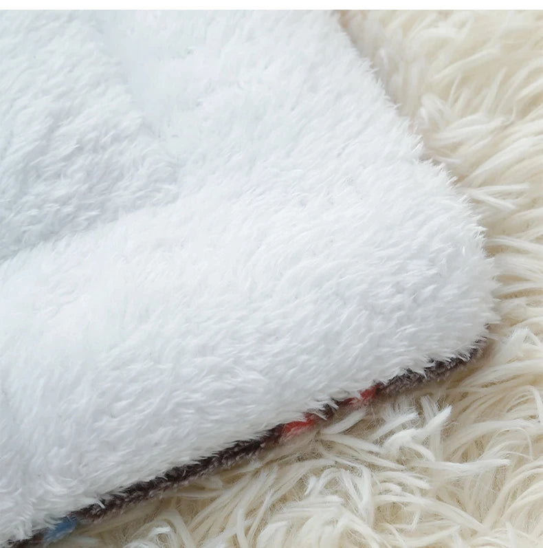 Alfombrilla de Franela para Dormir – Comodidad y Calidez para Tu Mascota